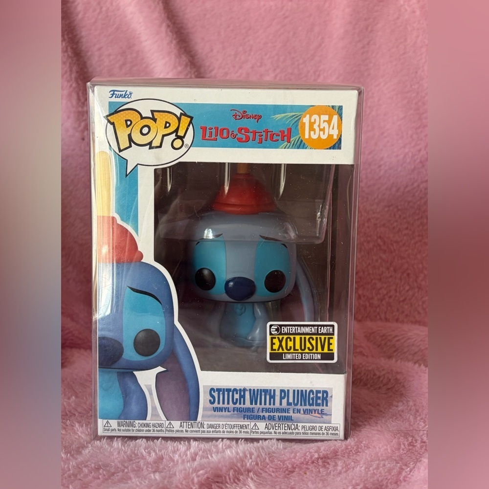 Disney stitch with plunger entertainment earth exclusive Funko Pop brand new